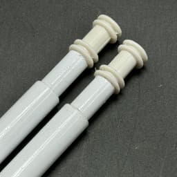 ریل پشت دری آهنی سفید